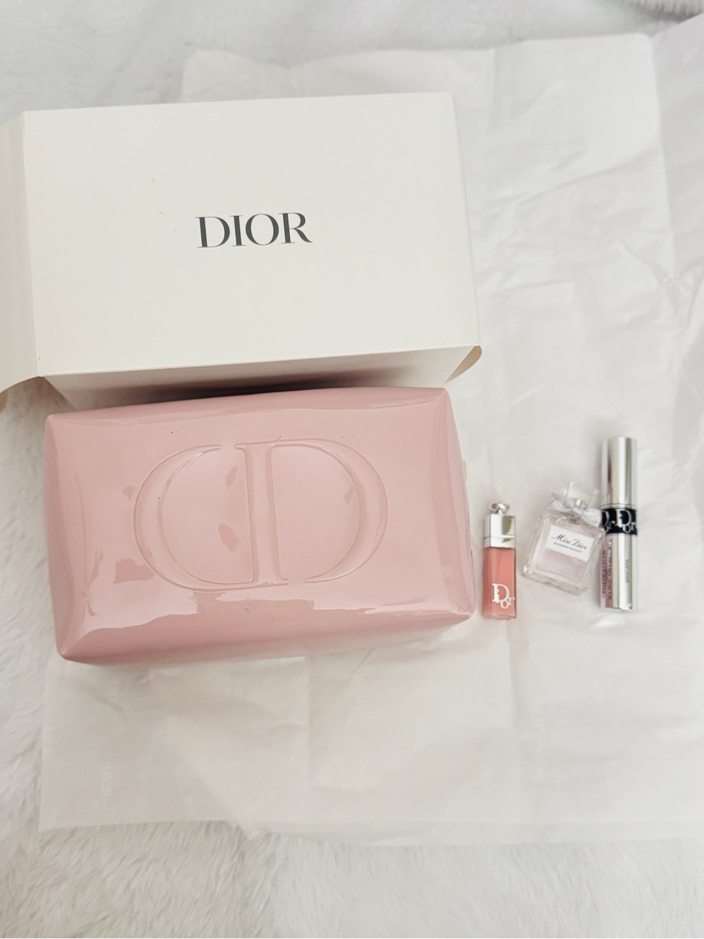 Dior beauty Pink makeup Pouch with Lip Gloss, mascara & Mini Fragrance - Picture 1 of 8